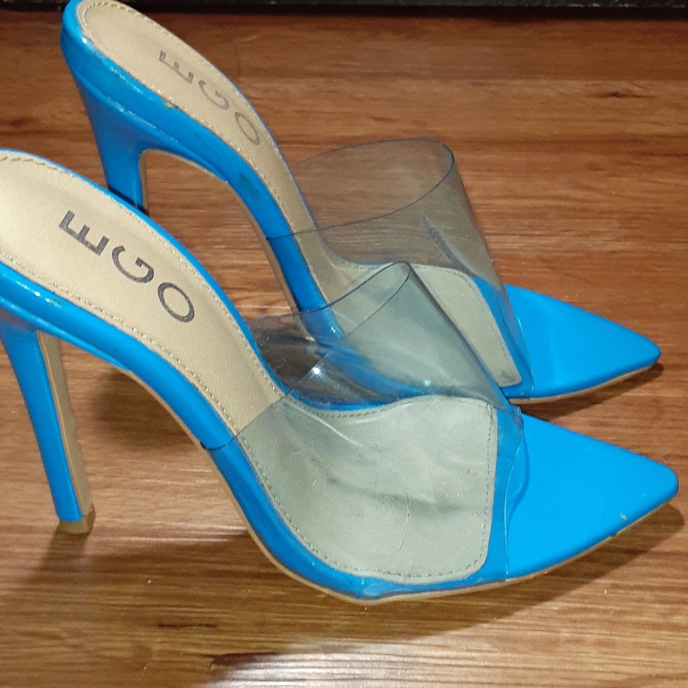 Heels - Picture 2 of 3